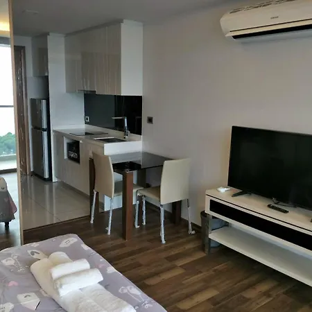 Studio Apartment By Pattaya Holiday